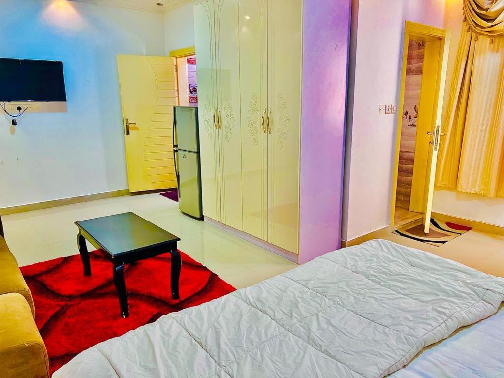 Al Tharya Furnished Apartments Awqad Bayt Fadil Esterno foto